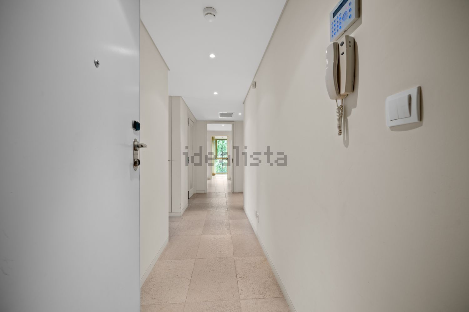 公寓 t2出售在Alameda do Zambujeiro s/n - 过道