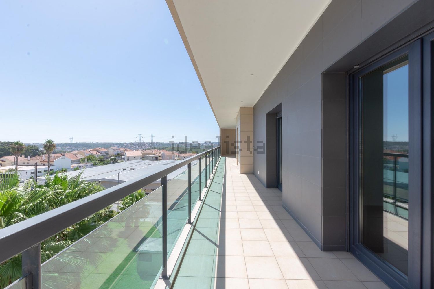 出租公寓 t4在Rua Marechal Gomes da Costa, 3 - 阳台