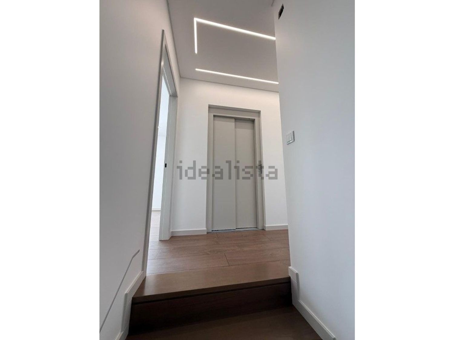 小楼房或独栋别墅出售在Rua dos Pedros - 详情