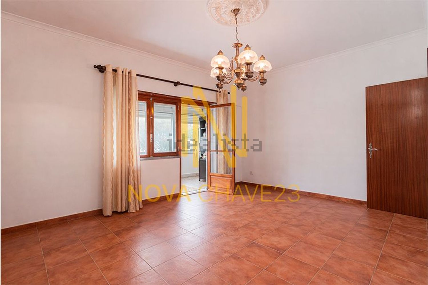 公寓 t2出售在Rua Camilo Castelo Branco - 客厅