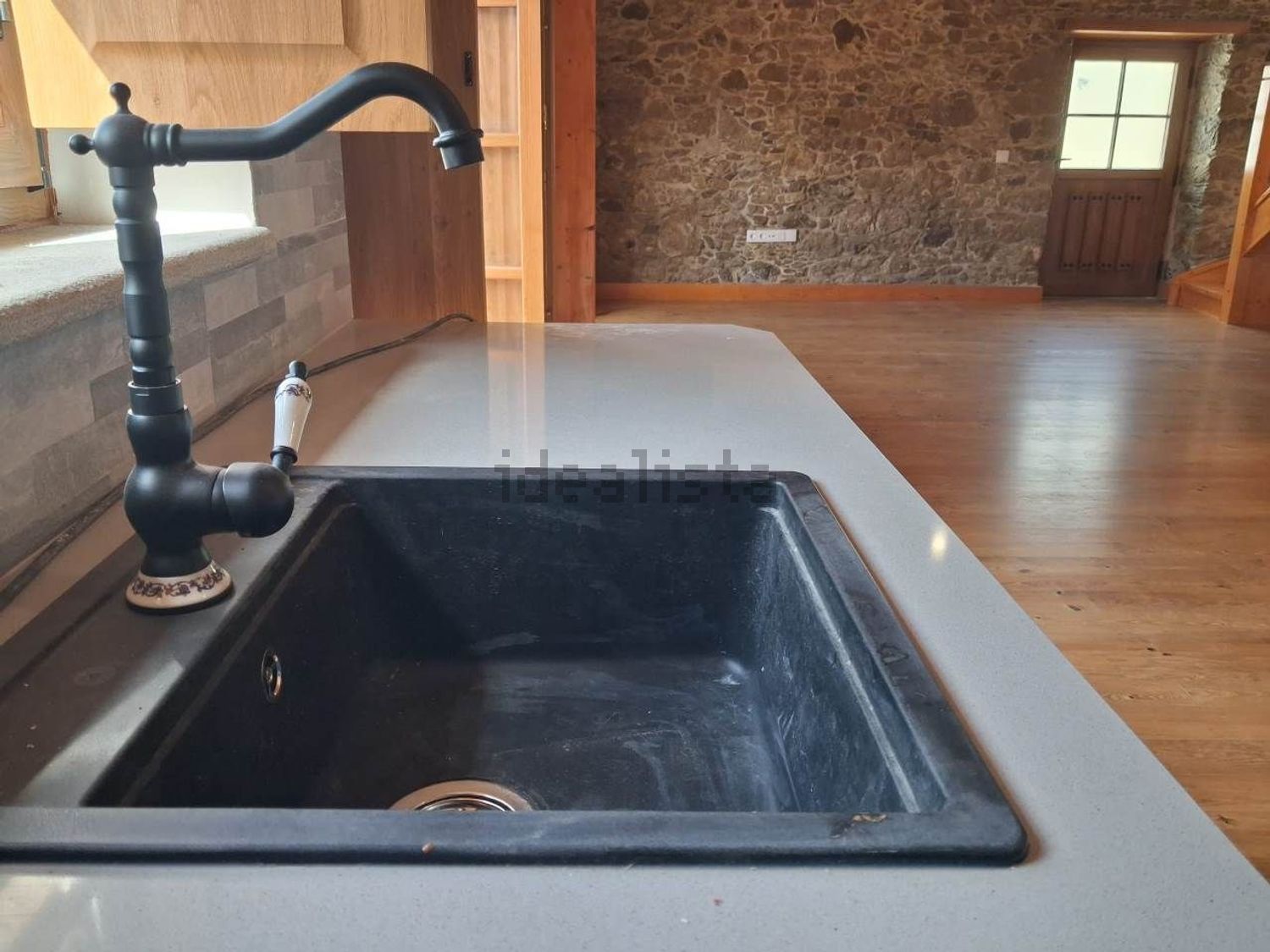 小楼房或独栋别墅出售在São Bartolomeu dos Galegos e Moledo - 卫生间