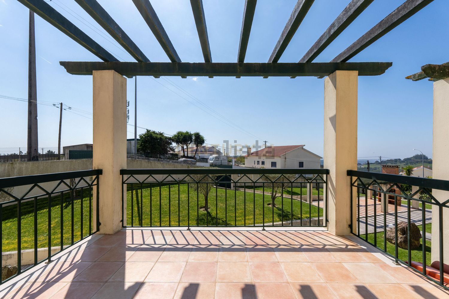 联排别墅出售在Rua do Mar à Vista s/n - 阳台