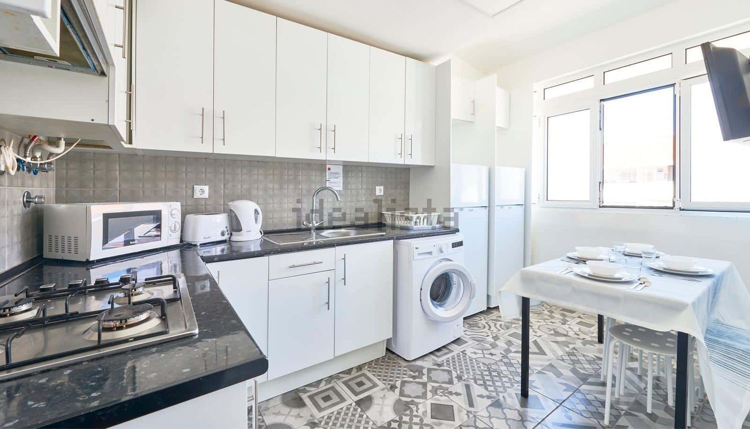 出租房间在Rua Capitão-Mor Lopes Sequeira s/n - 厨房