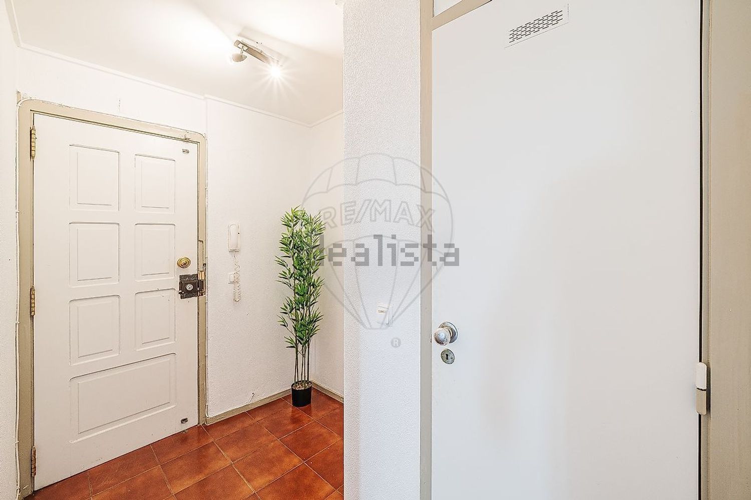 公寓 t2出售在Avenida Afonso Costa - 过道