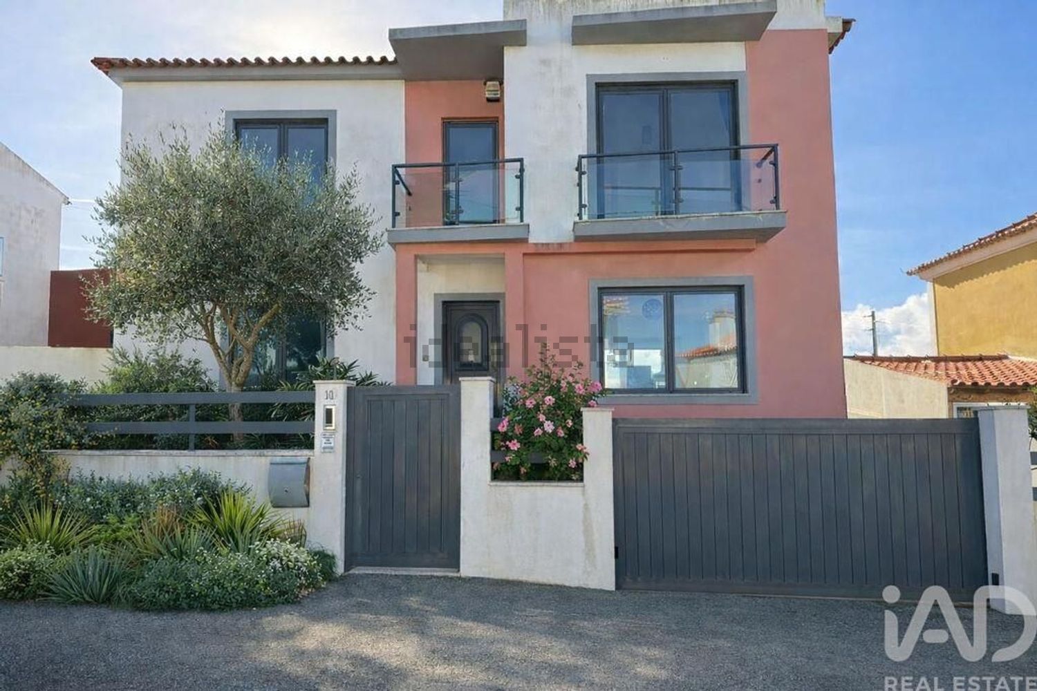 小楼房或独栋别墅出售在Santo Isidoro - 外立面