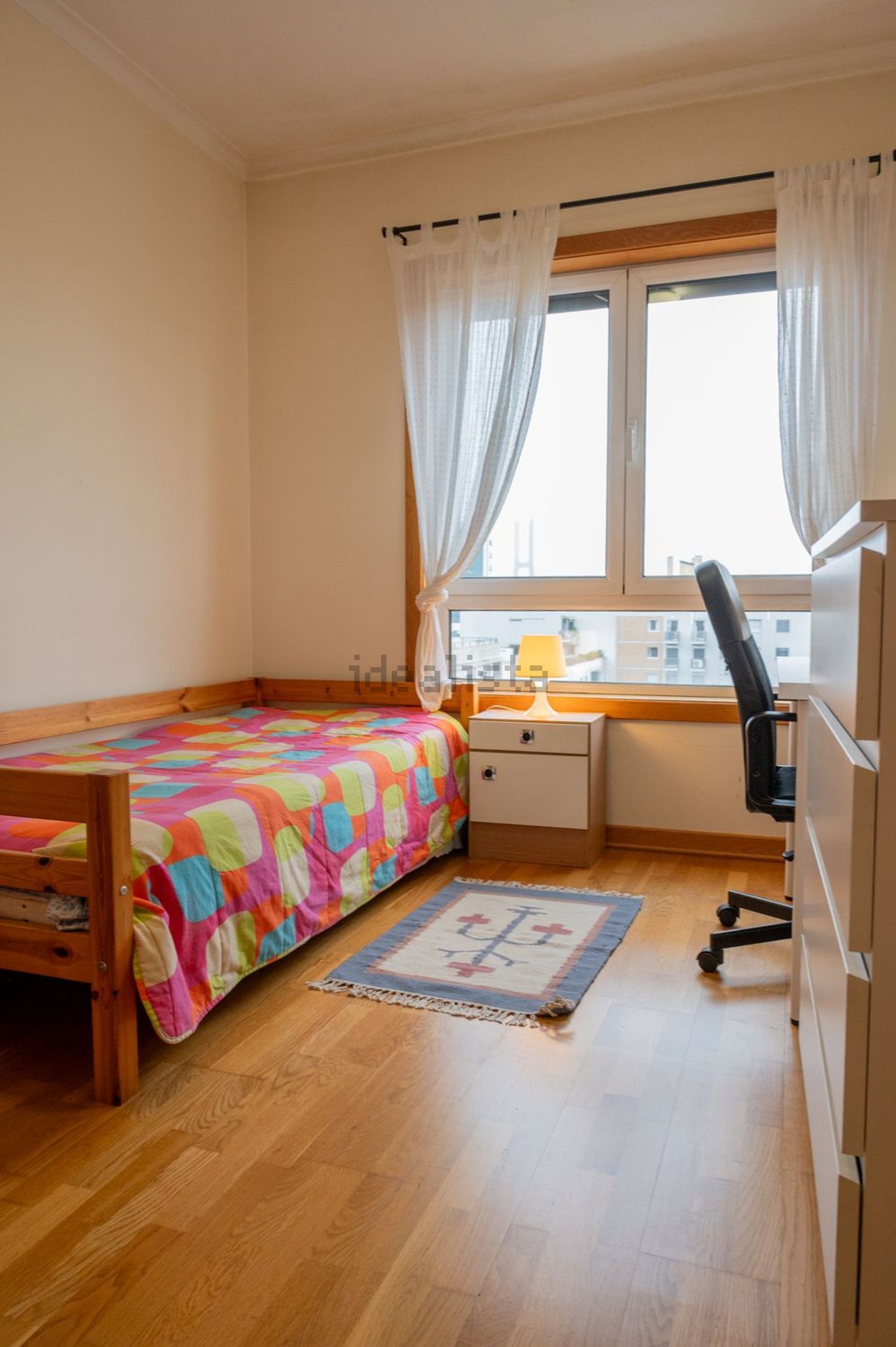 出租房间在Rua Actriz Palmira Bastos, 12 - 卧室