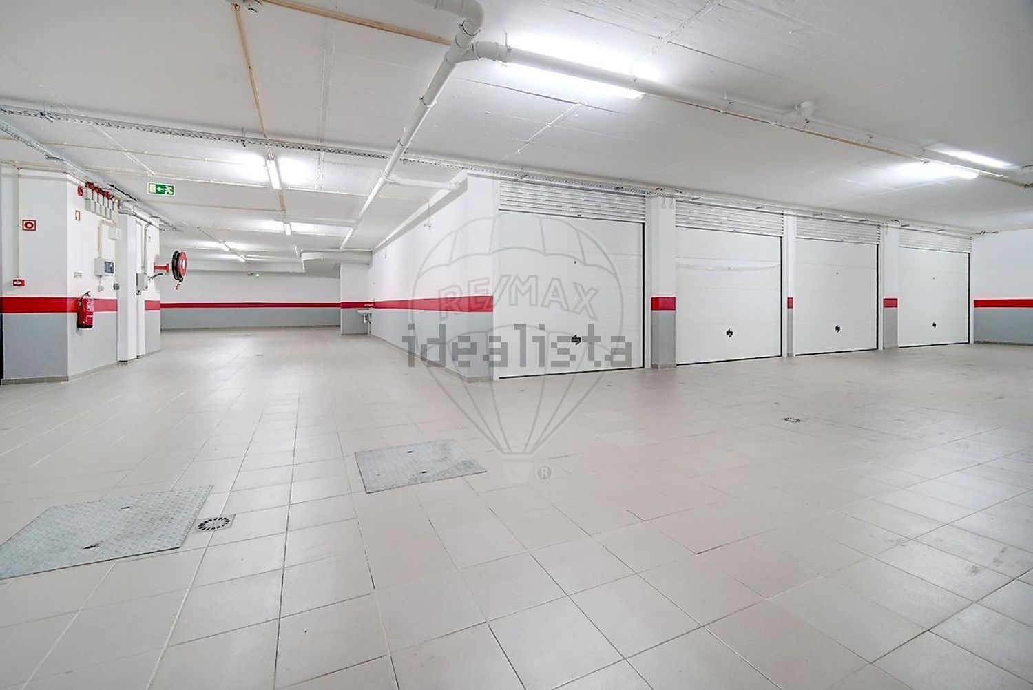 出租公寓 t2在Rua José Leiria Fernandes - 停车位