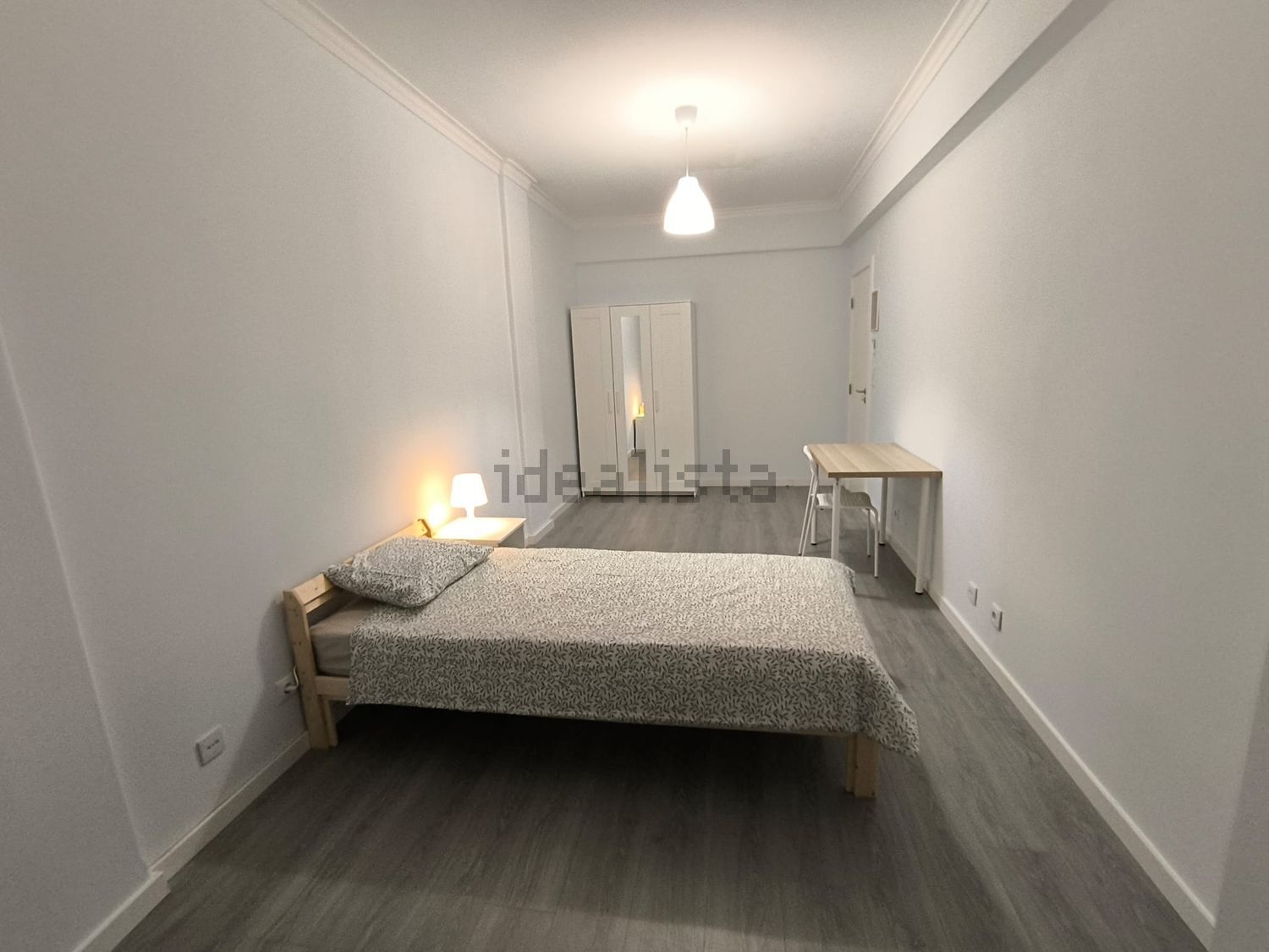 出租房间在Rua Aquilino Ribeiro - 卧室