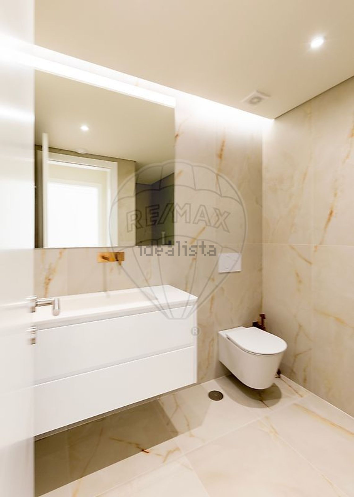 小楼房或独栋别墅出售在Rua Douro - 卫生间