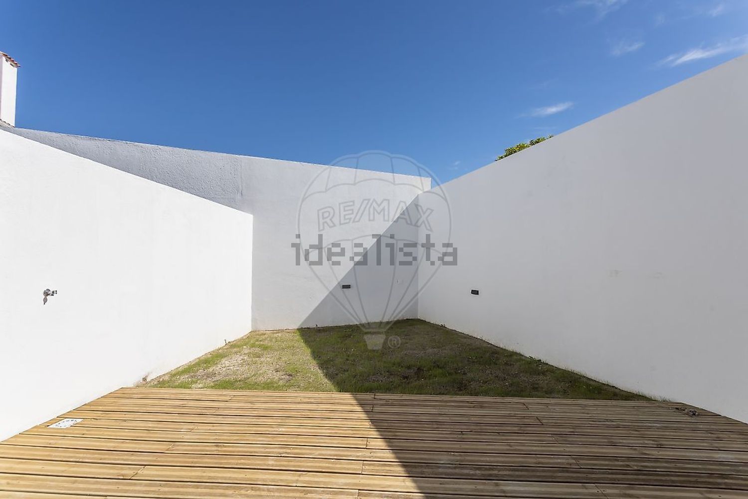 小楼房或独栋别墅出售在Praceta José Escada - 照片