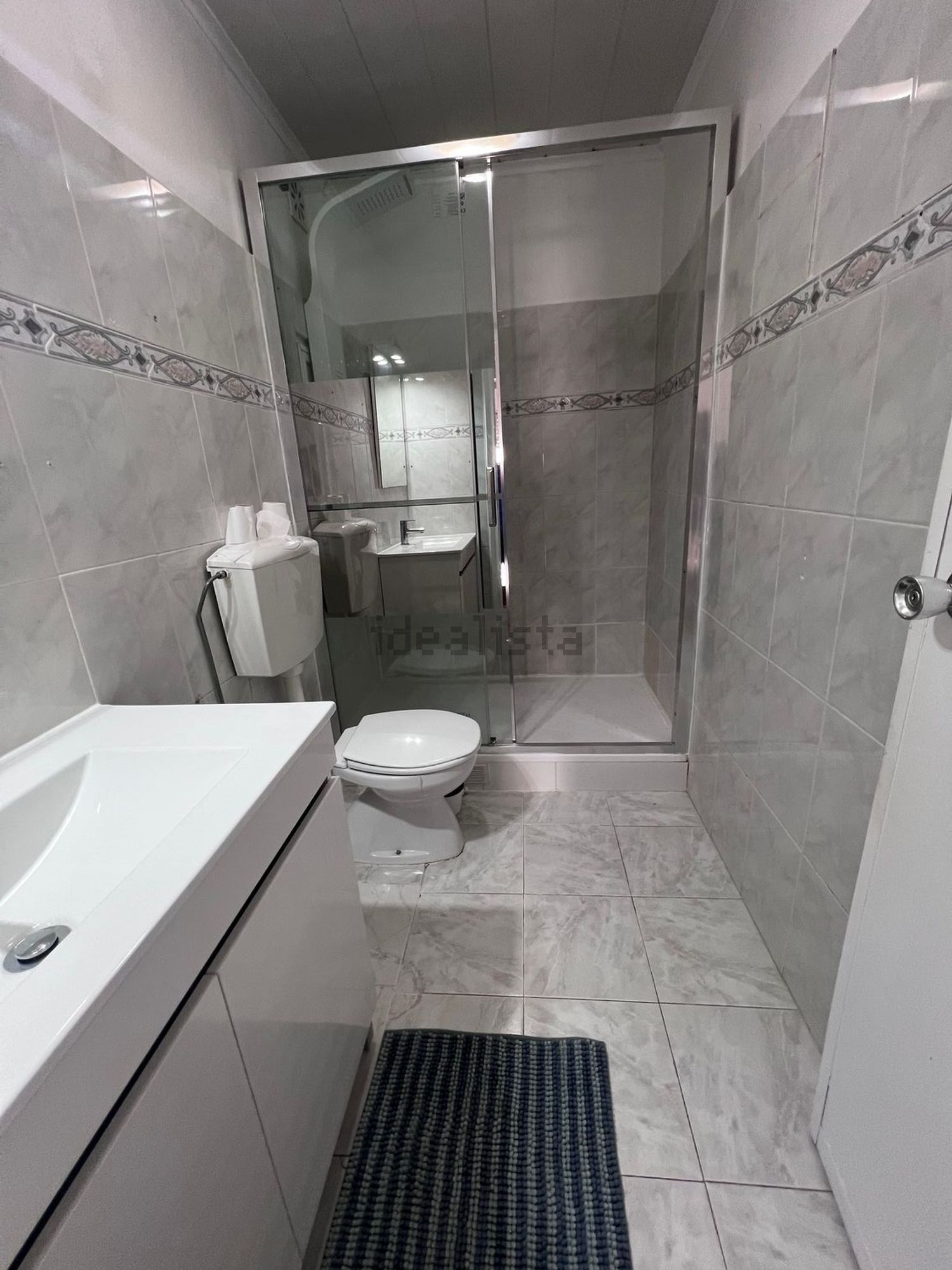 出租房间在Rua Doutor José Saraiva, 13 - 卫生间