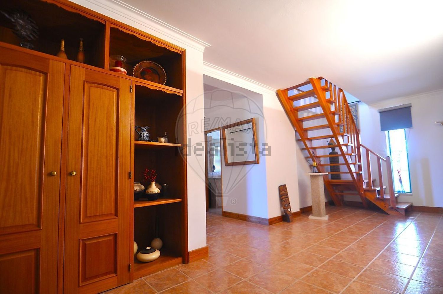 小楼房或独栋别墅出售在São Quintino - 客厅