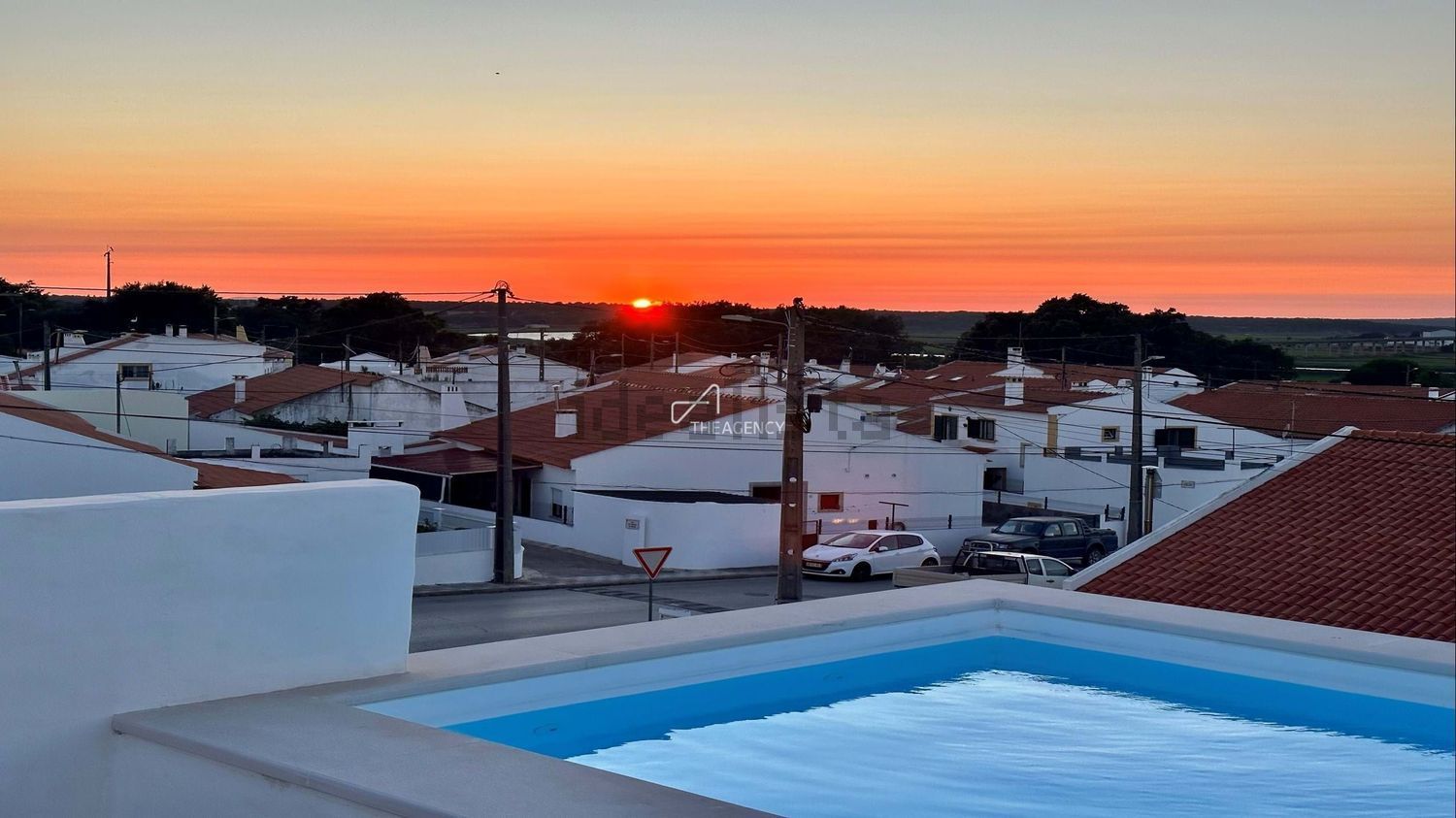 双拼别墅出售在Bairro da Quintinha - 游泳池