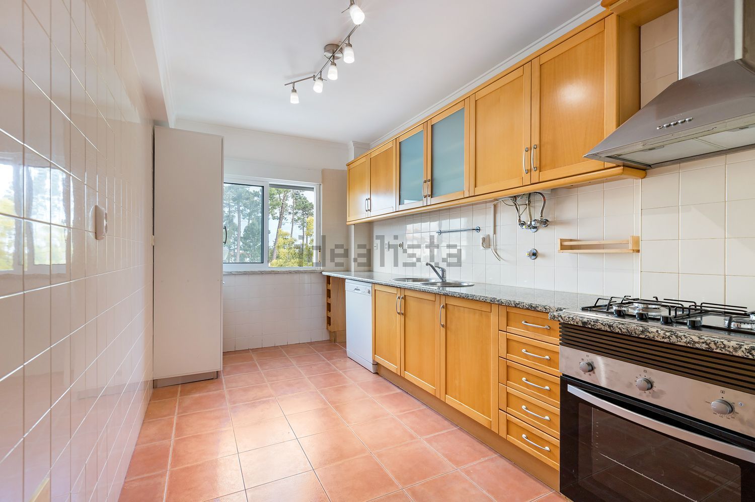 出租公寓 t2在Rua Luísa Tody, 88 - 厨房