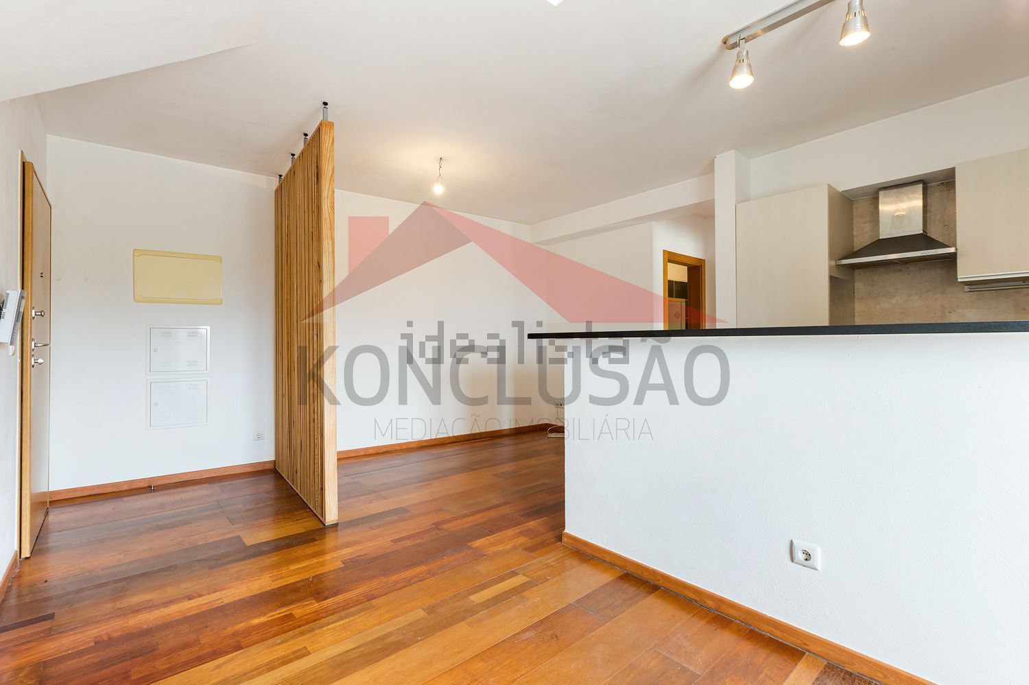 出租复式公寓在Bairro dos Mojões - 餐厅