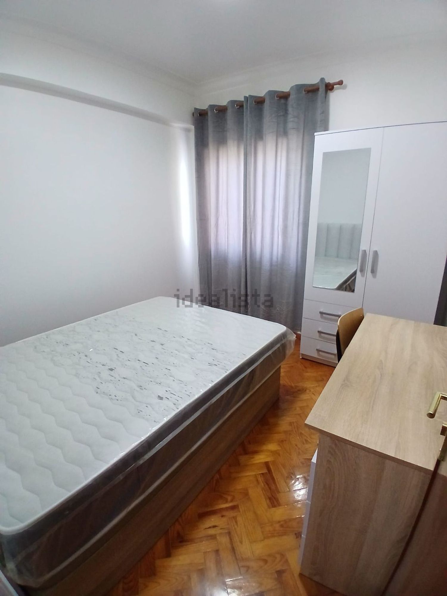 出租房间在Rua Sebastião da Gama, 11 - 卧室