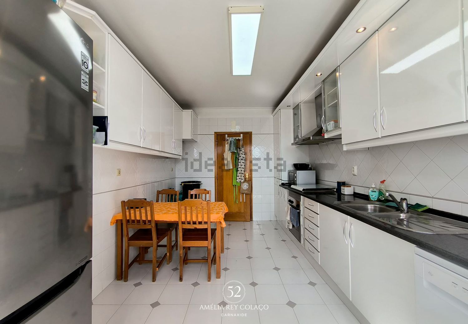 出租公寓 t3在Rua Amélia Rey Colaço, 52 - 厨房