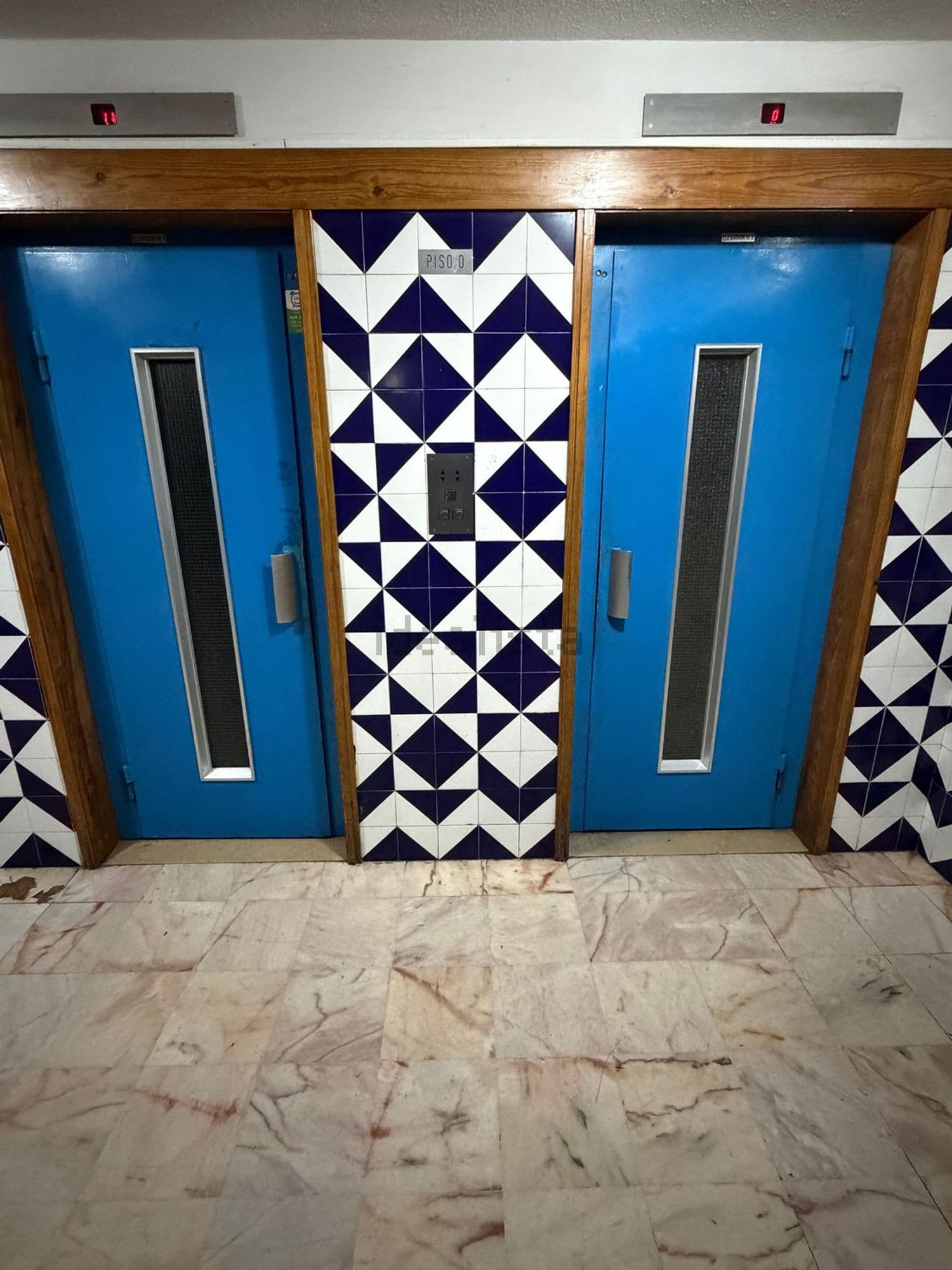 出租房间在Rua José Afonso, 5 - 过道