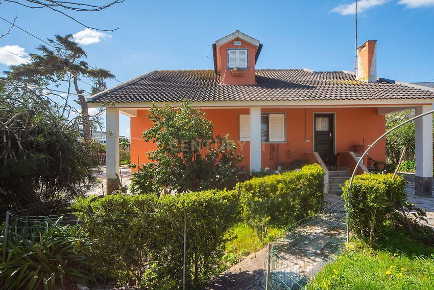 小楼房或独栋别墅出售在Rua das Palmeiras, 7