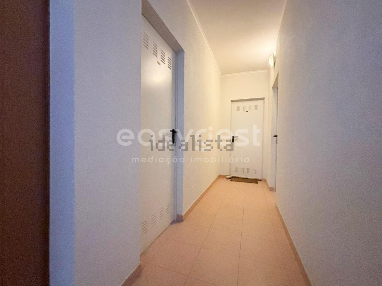 公寓 t4出售在Moita - 过道