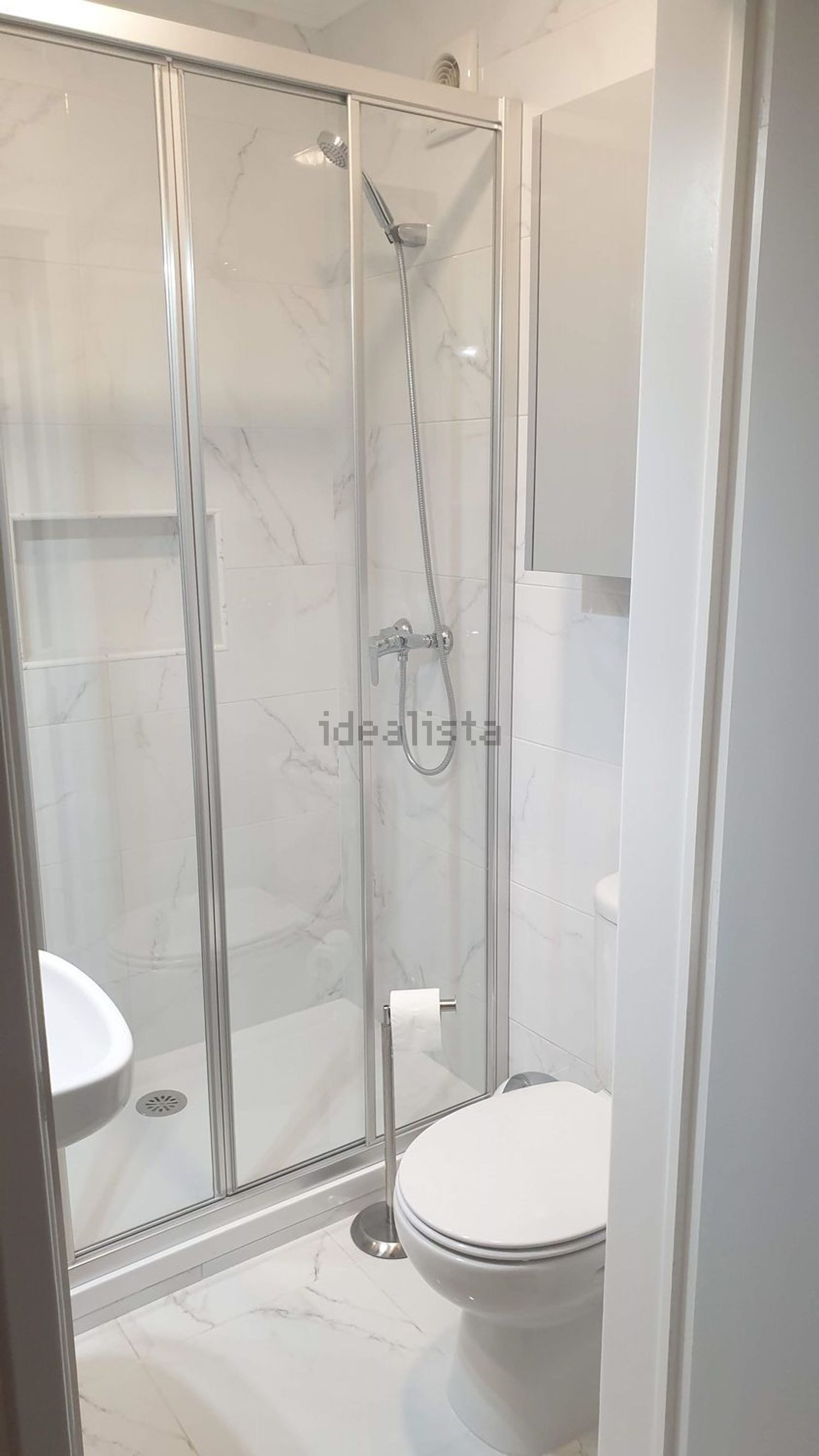 出租房间在Rua Padre Américo, 8 - 卫生间