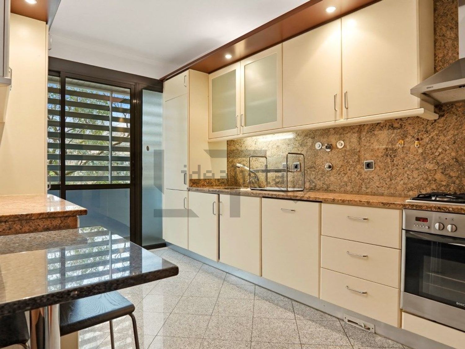 出租公寓 t2在Rua Comandante Cousteau - 厨房