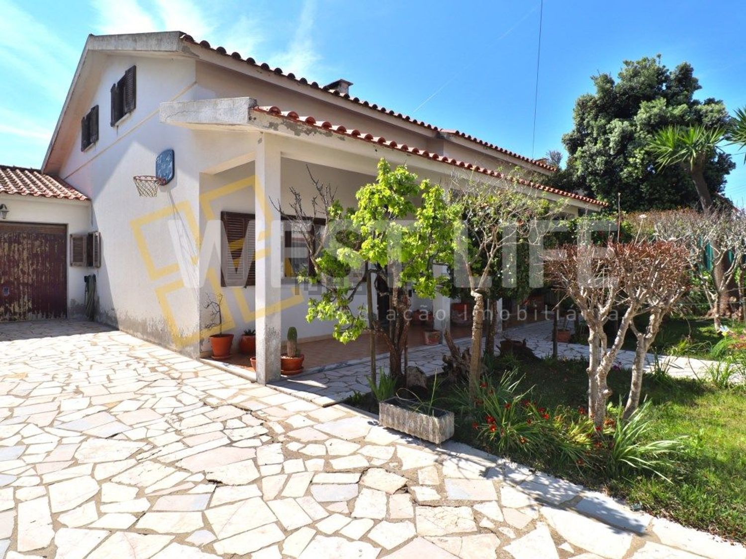 小楼房或独栋别墅出售在Centro - 外立面