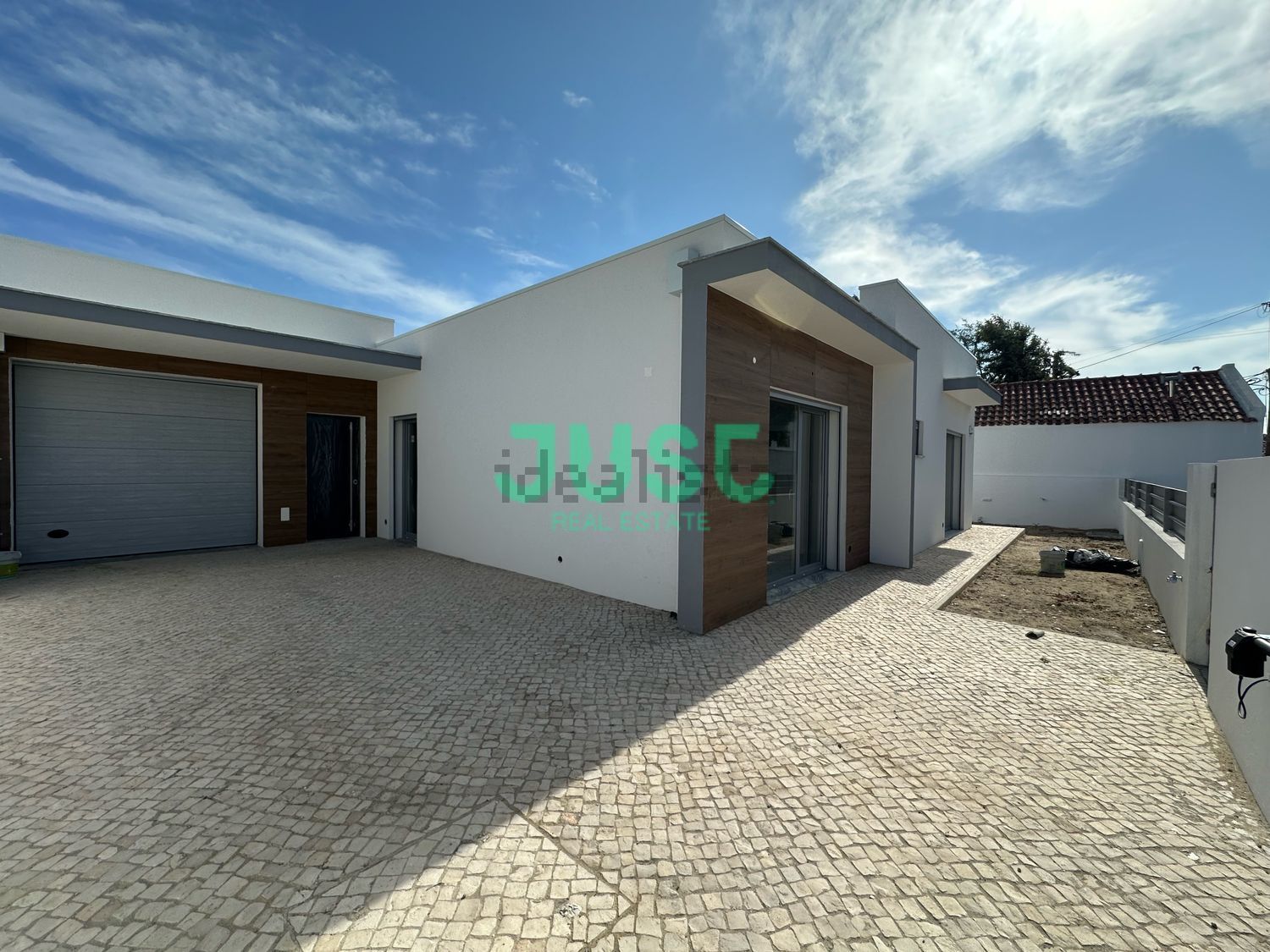 小楼房或独栋别墅出售Azeitão - 外立面