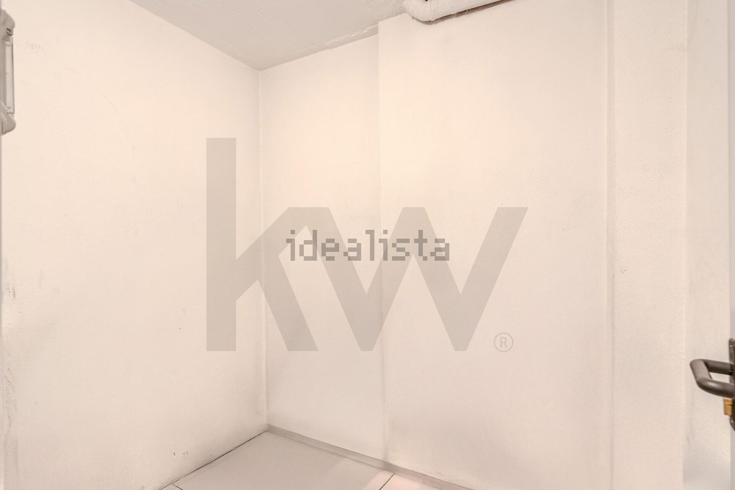 公寓 t4出售在Rua Torcato Jorge, 29 - 储藏室