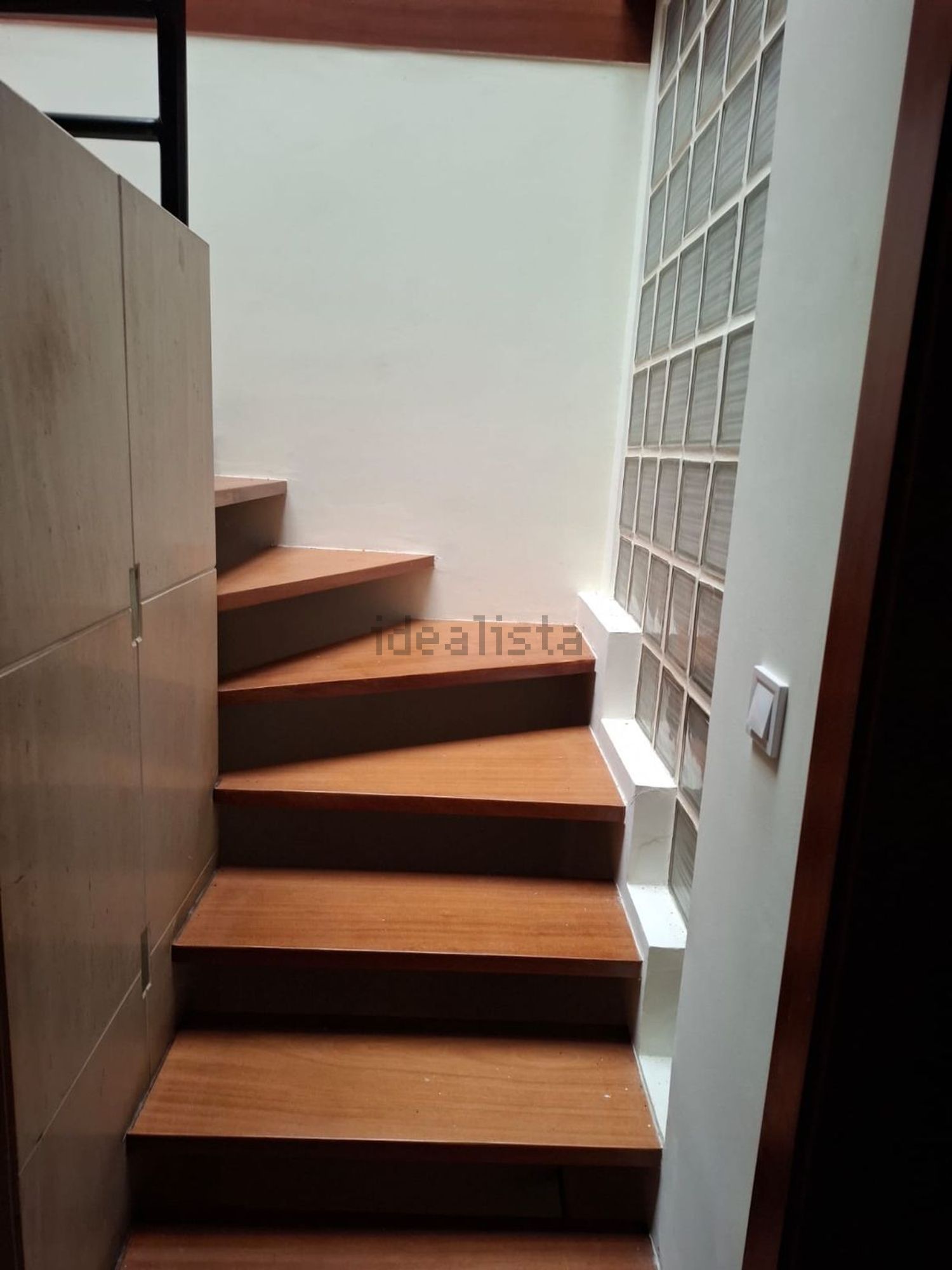 复式公寓出售在Rua Sousa Viterbo, 46 - 详情