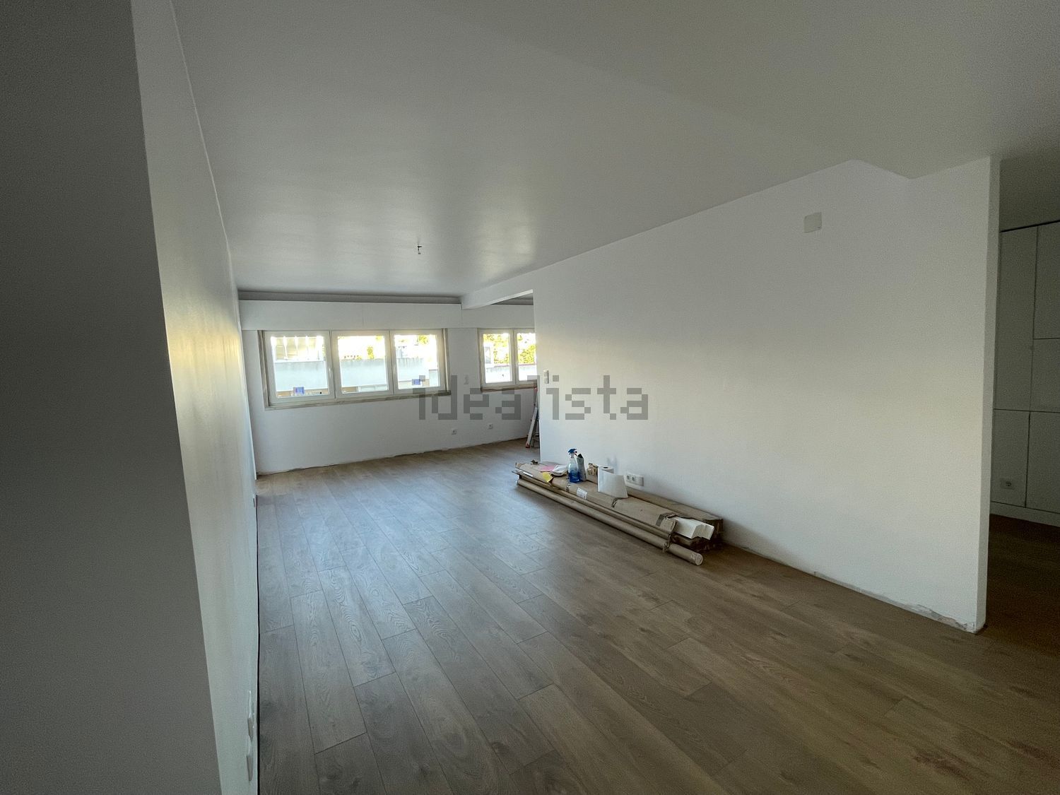 出租公寓 t2在Rua Alfredo Lopes Vilaverde, 15 - 客厅