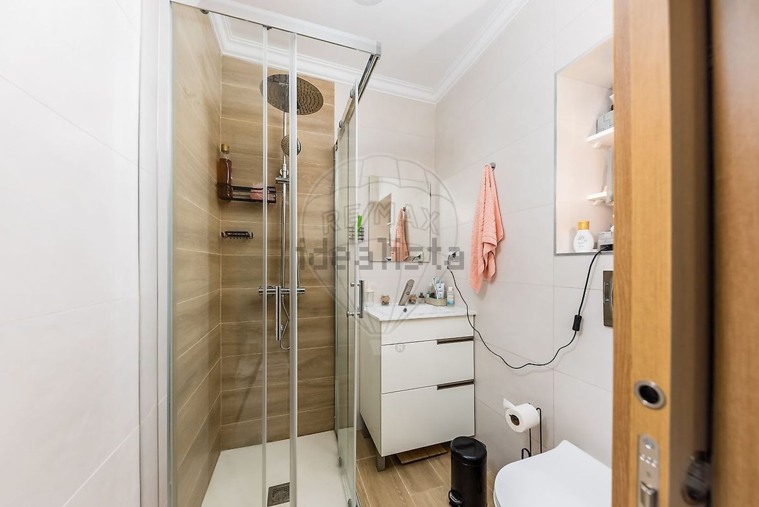 公寓 t4出售在Rua Capitão Tenente Oliveira e Carmo - 卫生间