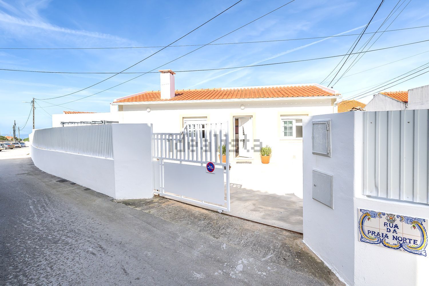 小楼房或独栋别墅出售在Rua da Praia do Norte, 1 - 外立面