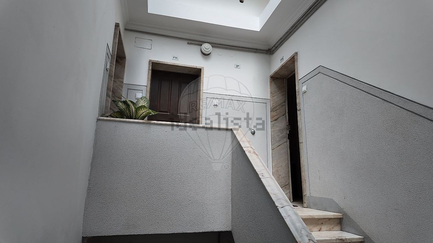 公寓 t2出售在Rua Doutor Mascarenhas de Melo - 外立面