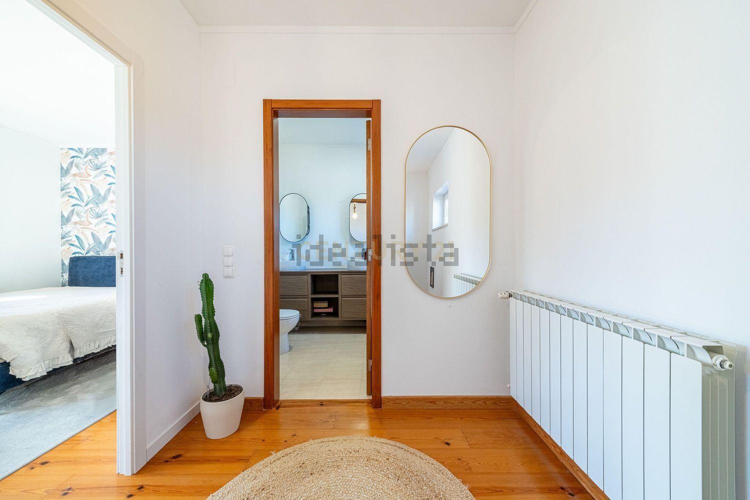 小楼房或独栋别墅出售在Rua da Encosta de São Silvestre, 21 - 过道