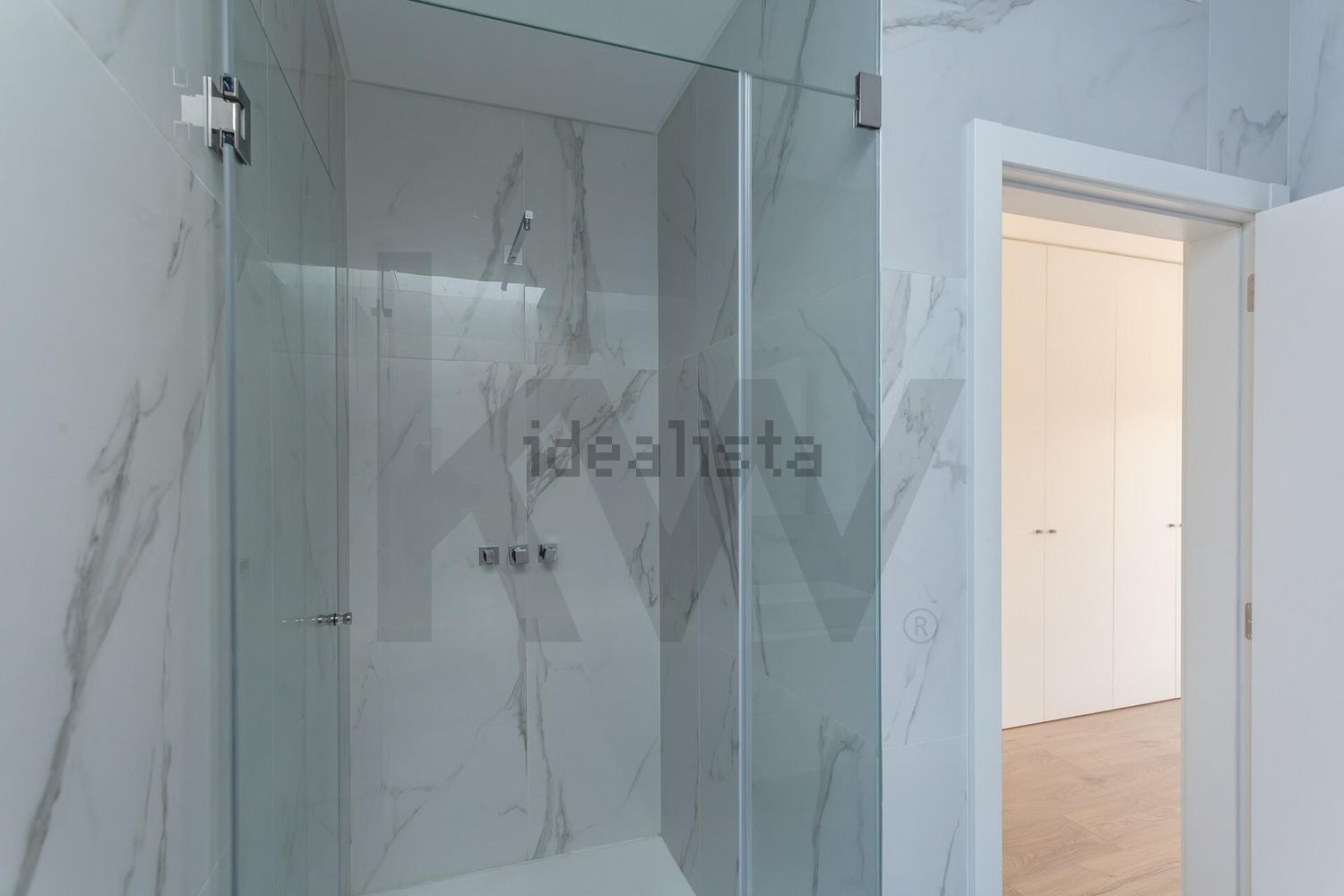 双拼别墅出售在Rua Marechal Craveiro Lopes s/n - 卫生间