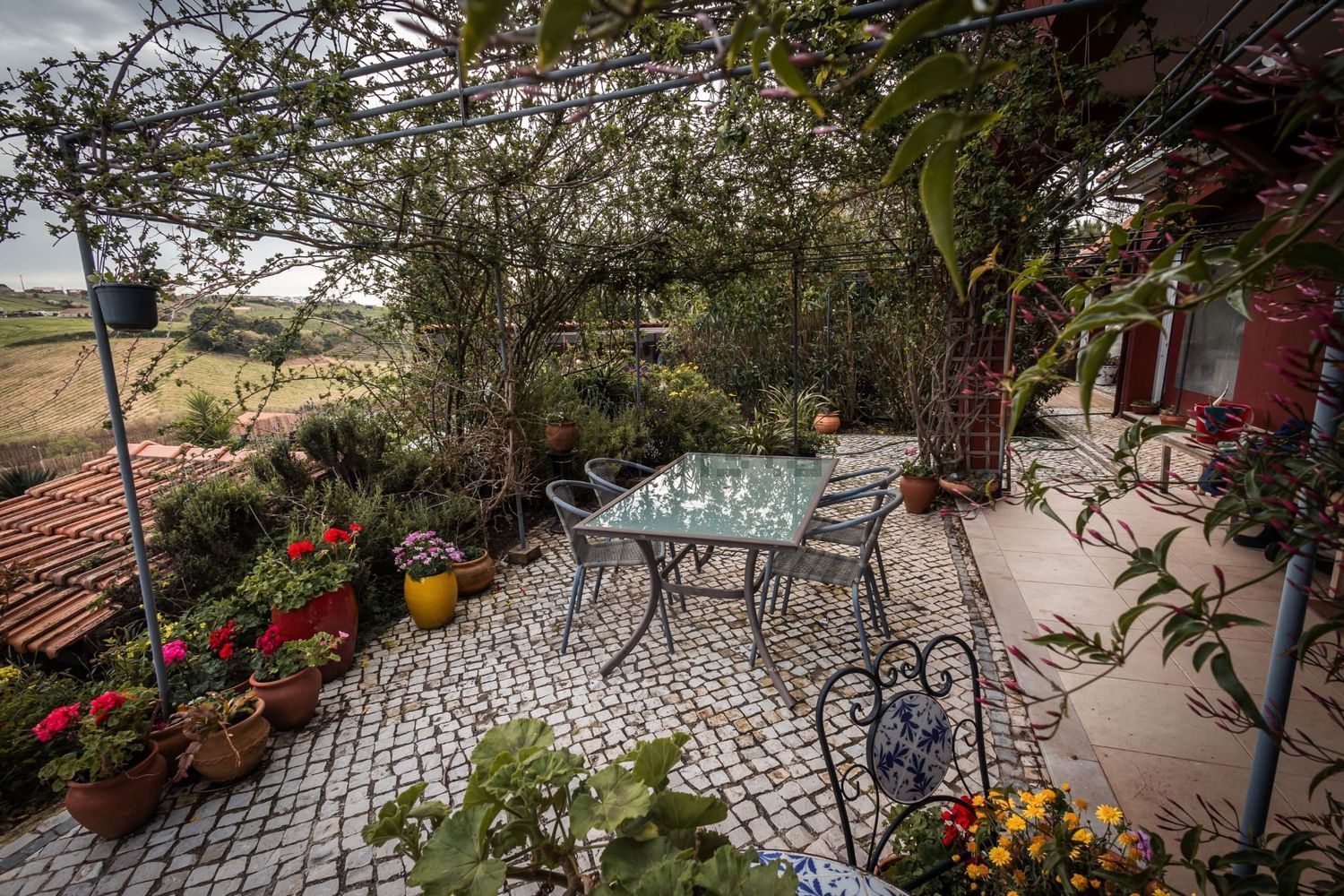 小楼房或独栋别墅出售在Peral - 花园