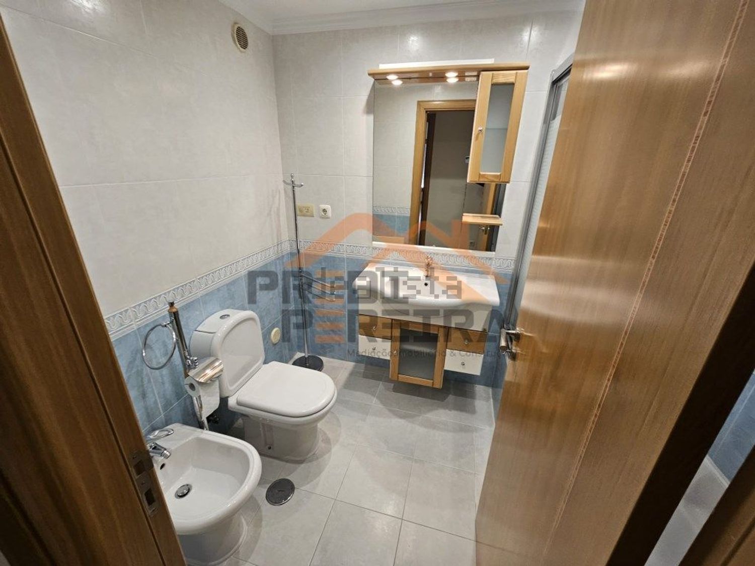 出租公寓 t3在Rua Diogo Guilherme da Silva Alves Furtado, 8 - 卫生间