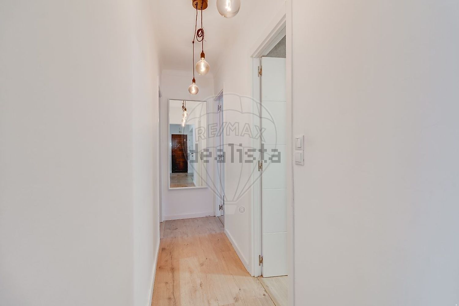 公寓 t3出售在Rua Vila de Farim - 过道