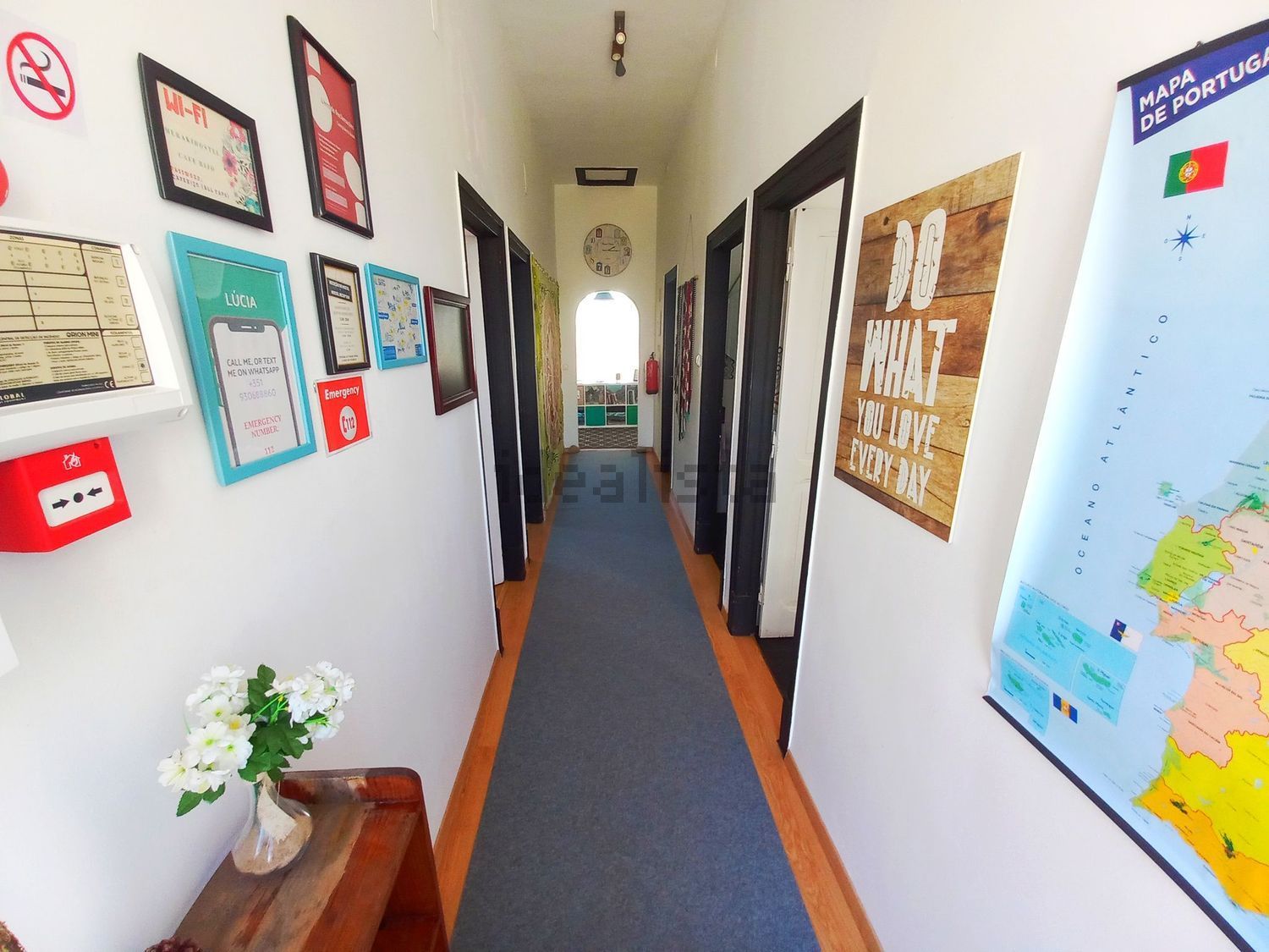 小楼房或独栋别墅出售在Azenhas do Mar - Praia das Maças - Praia Grande - 过道