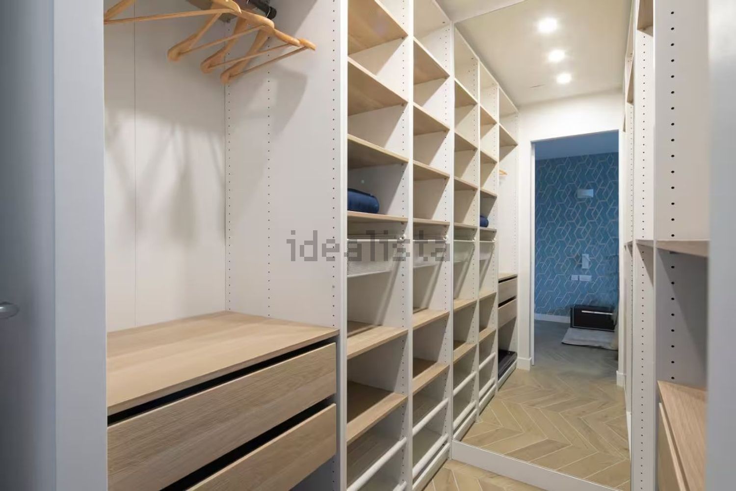 出租公寓 t1在Avenida Duque de Loulé, 125 - 试衣间