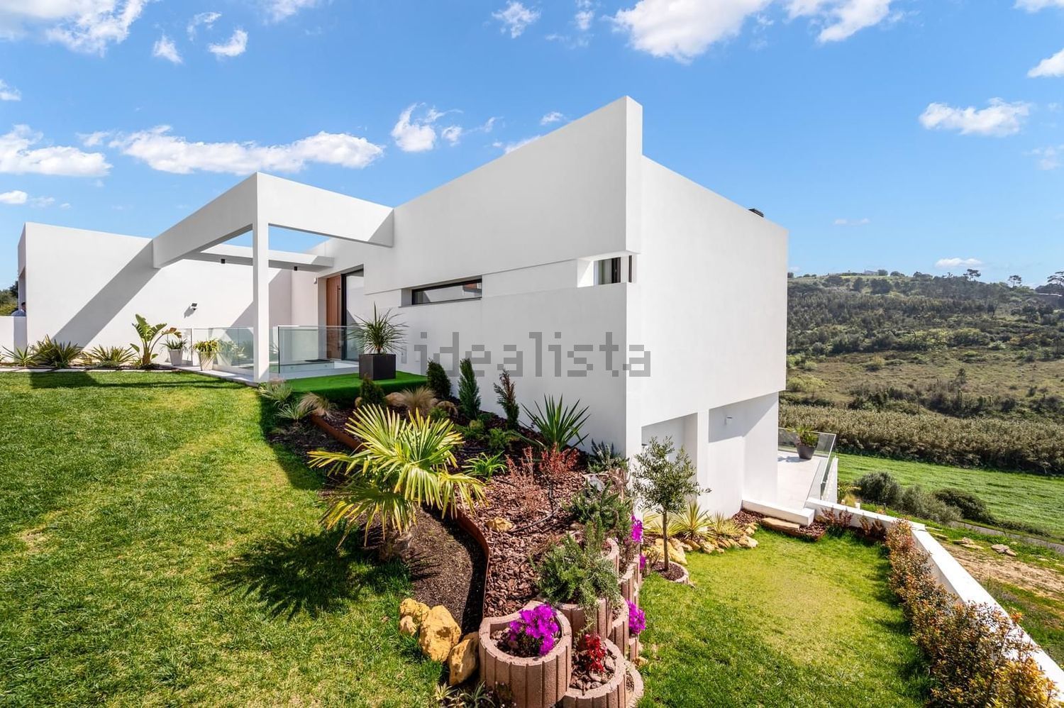 小楼房或独栋别墅出售在Rua das Lombas - 外立面