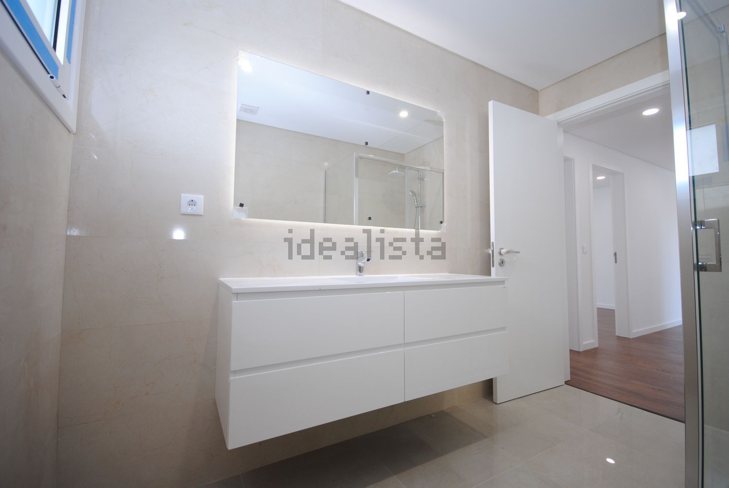 双拼别墅出售在Rua das Flores - 卫生间