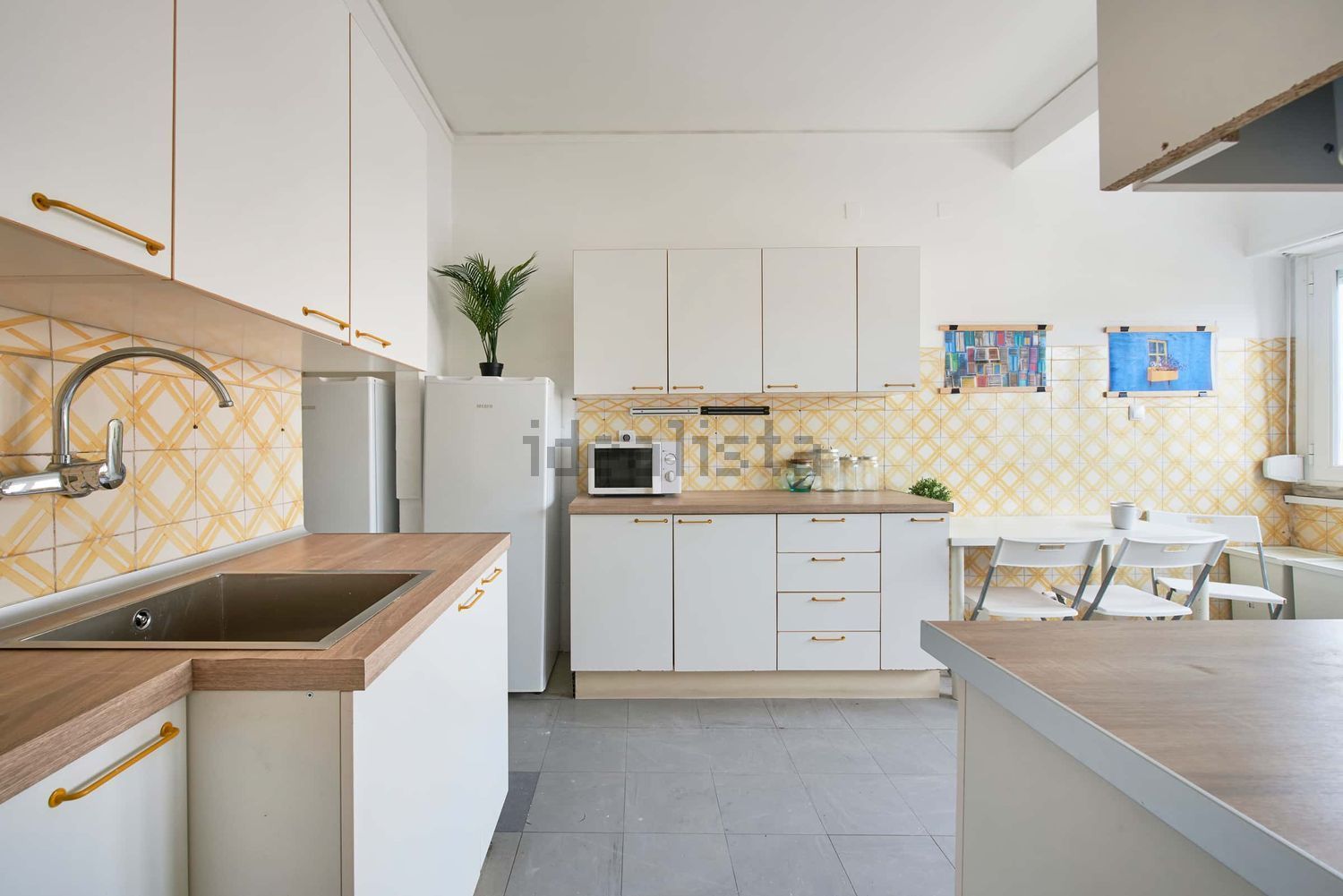 出租房间在Praça Rainha Dona Filipa, 5 - 厨房