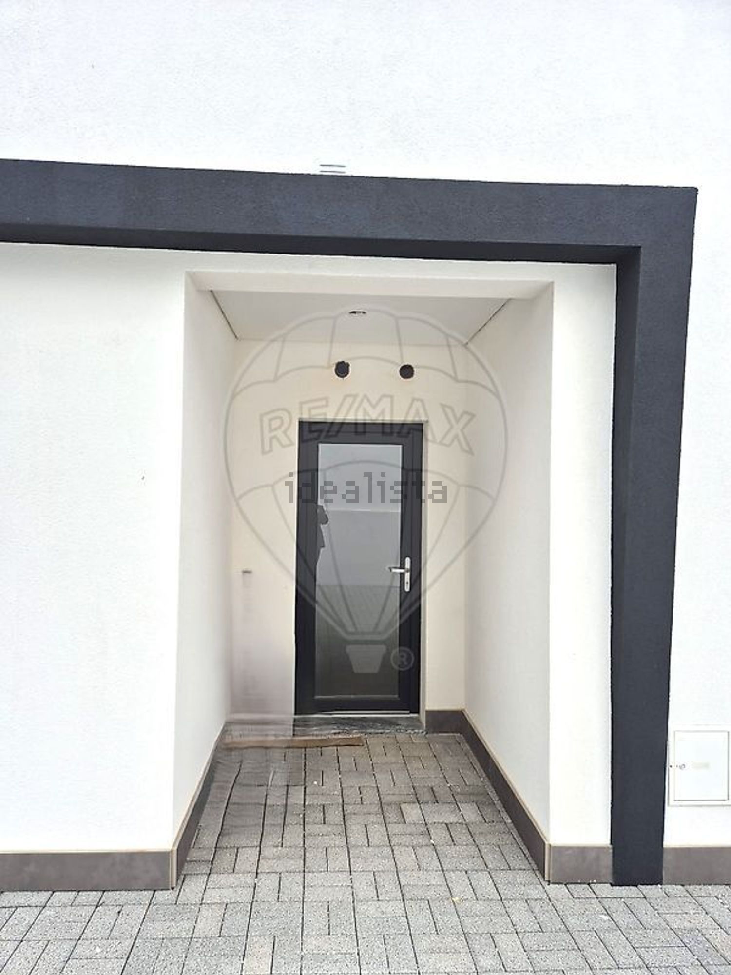 小楼房或独栋别墅出售在Rua 27 - 过道