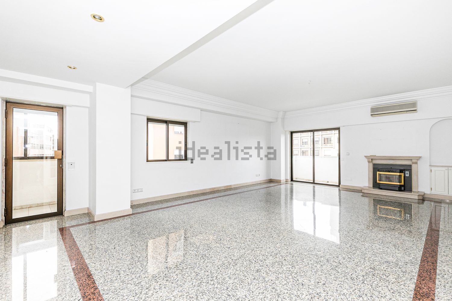 出租公寓 t4在Rua Major Neutel de Abreu - 客厅