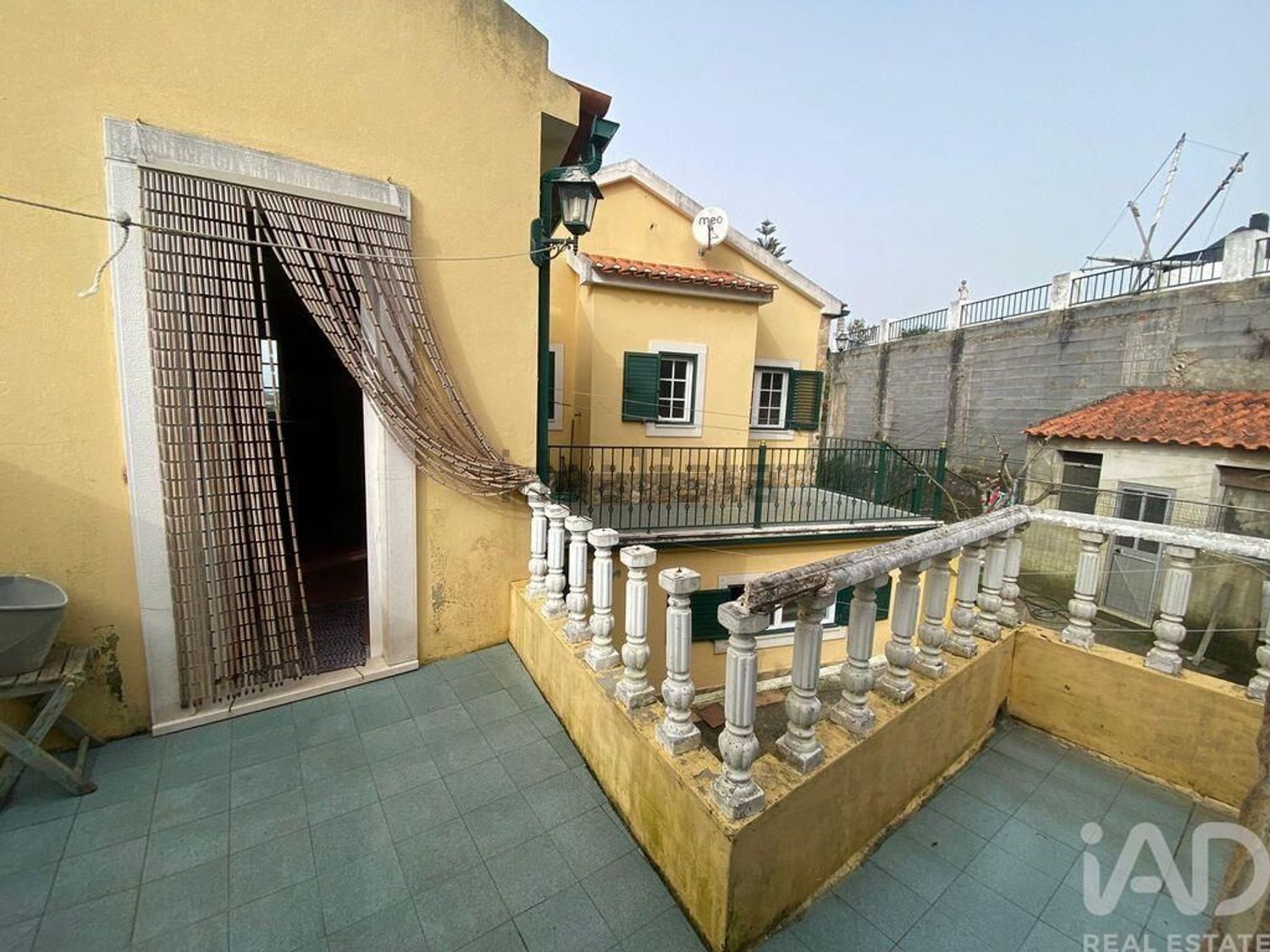 小楼房或独栋别墅出售在Lamas e Cercal - 阳台