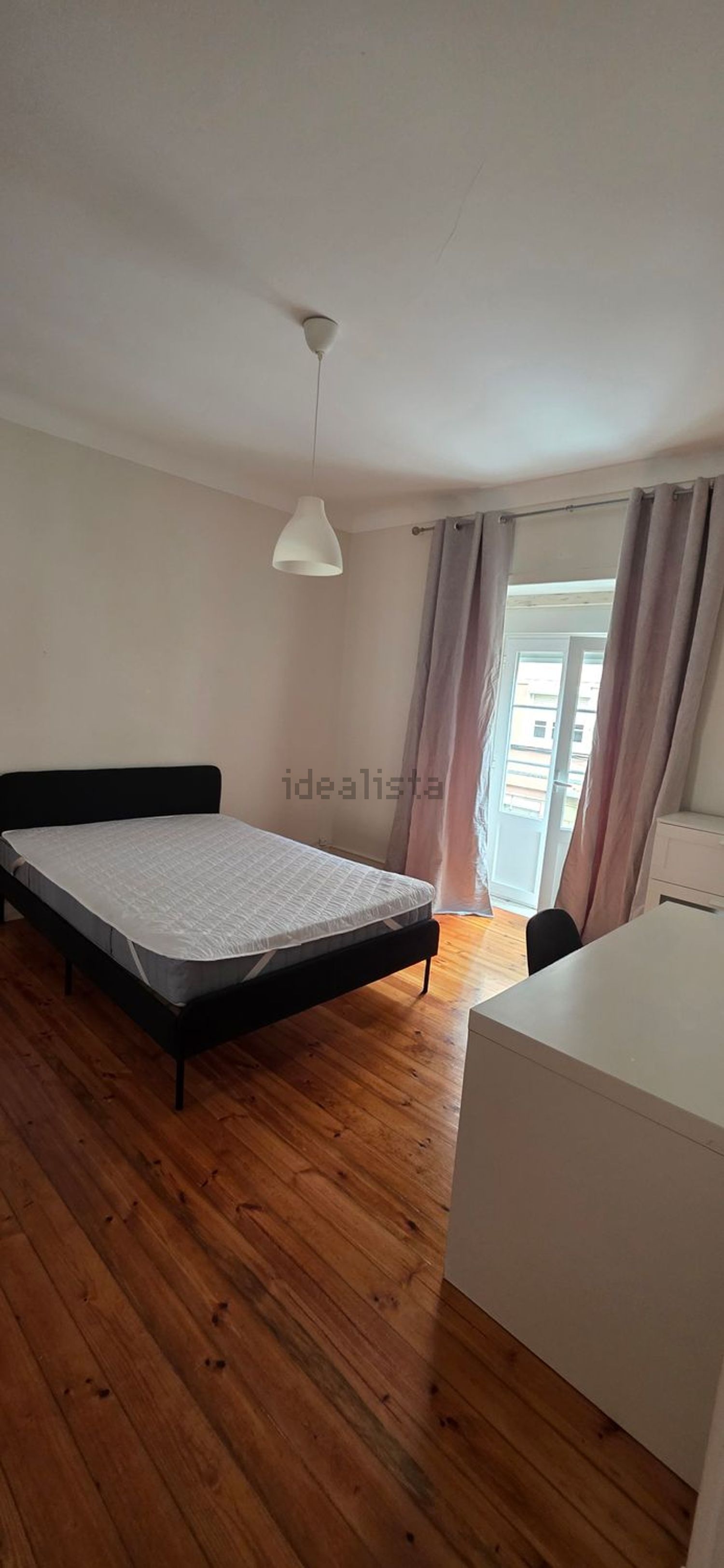 出租房间在Rua Almirante Gago Coutinho, 29 - 卧室