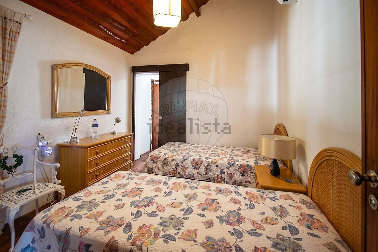 小楼房或独栋别墅出售Er261 - 卧室