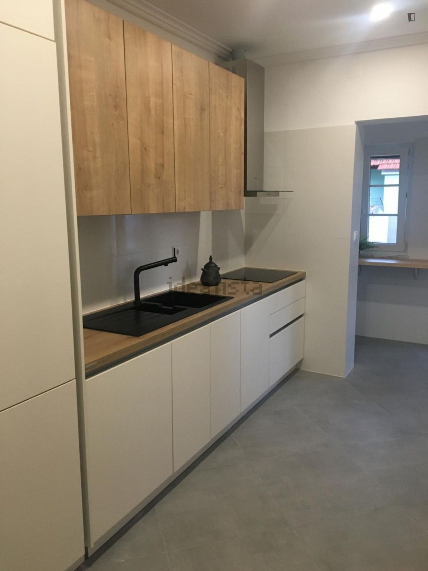 出租房间在Rua Angra do Heroísmo - 厨房